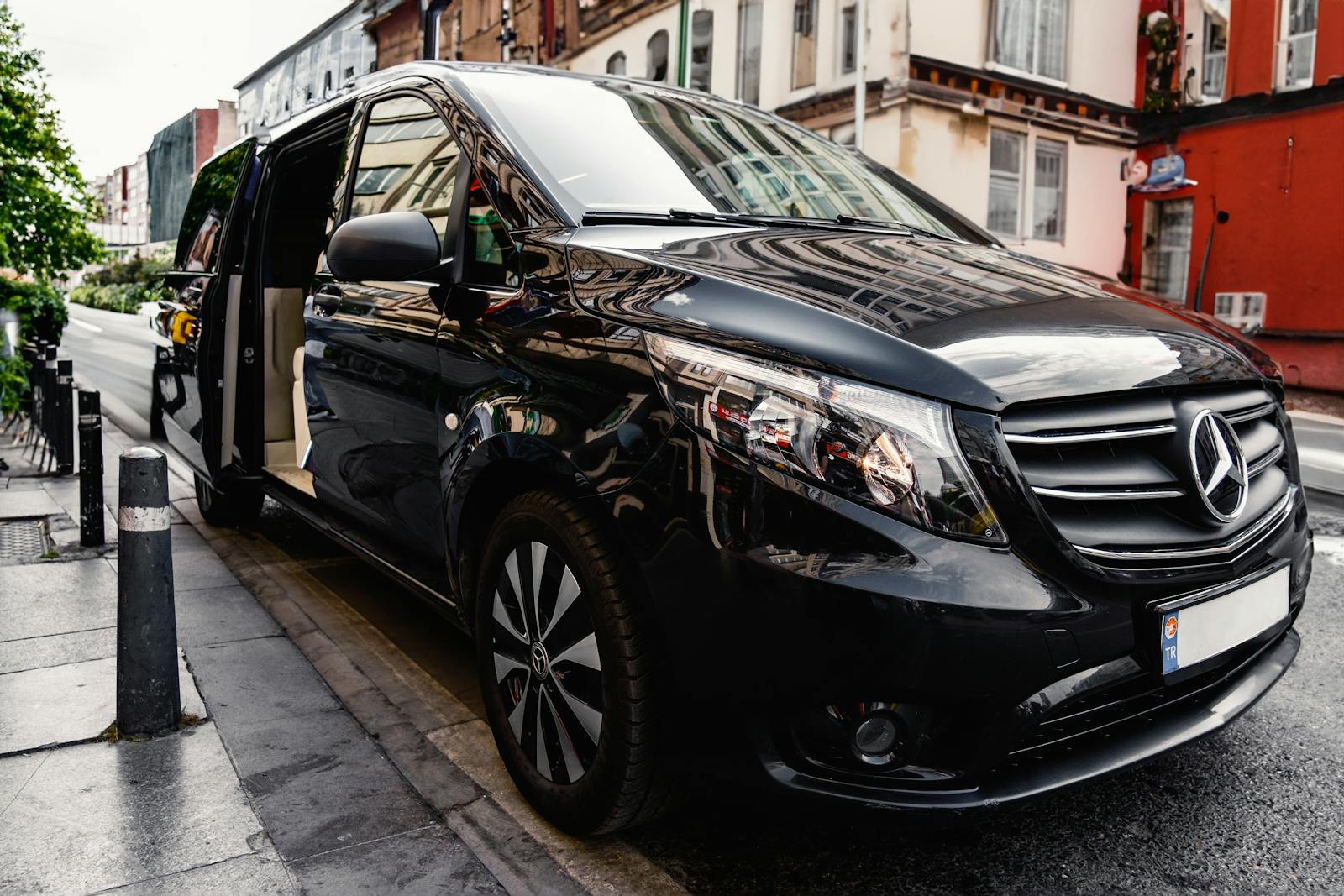 WELAND Turizm VIP transfer aracı